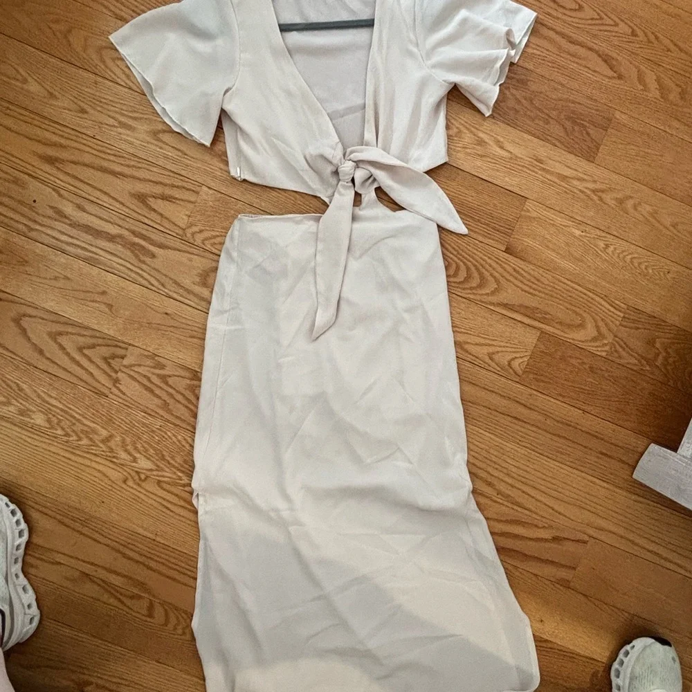 Ivory Tie-Front Maxi Dress - Picture 6 of 8